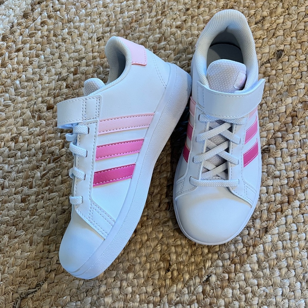Never worn girls adidas shoes Pink!